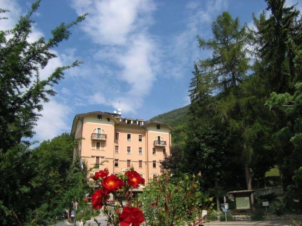 Limone Palace Aparthotel Лимоне-Пьемонте Экстерьер фото